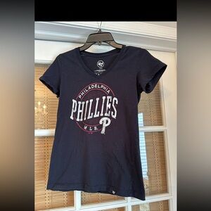 Brand 47 women’s navy blue tee in small